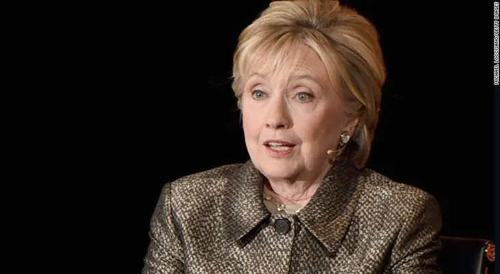 Hillary Clinton también reparte culpas entre los demócratas