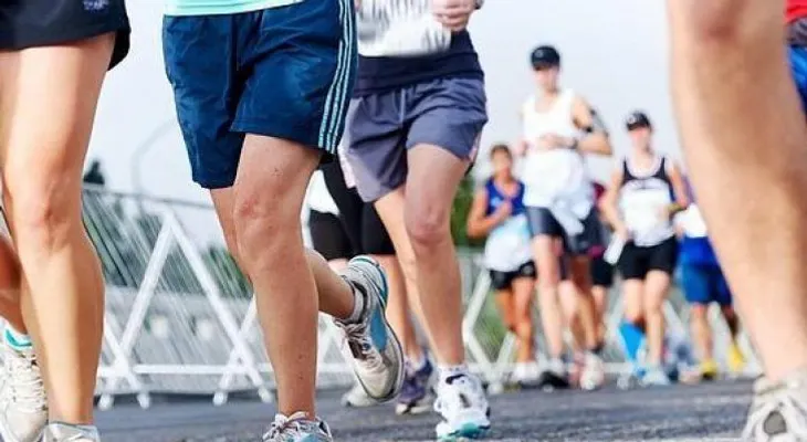 Lo que debes hacer antes y después de participar en una carrera
