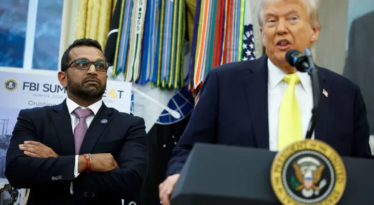 Exanalista del FBI denuncia que Trump exigió investigar a manifestantes anti-ICE por un video visto en TikTok
