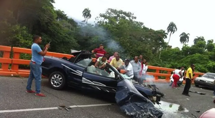 Un muerto y dos heridos en accidente de tránsito 