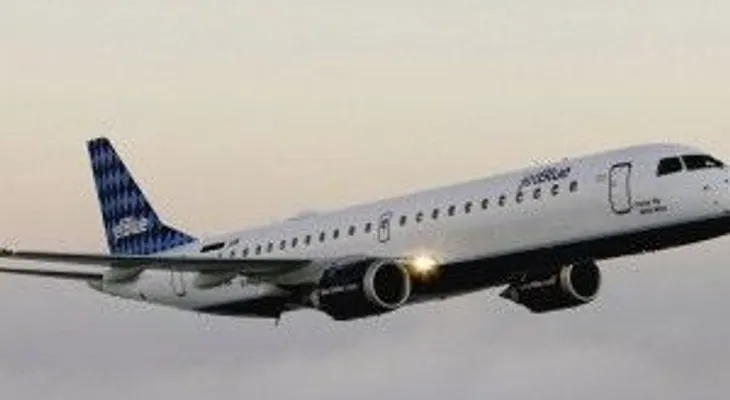 JetBlue inicia cobro de la primera maleta
