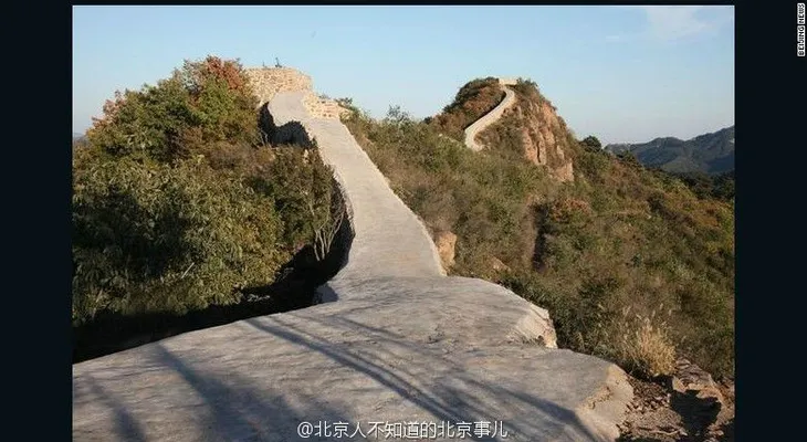 ¿La peor restauración del mundo? La Gran Muralla china aparece cubierta de cemento
