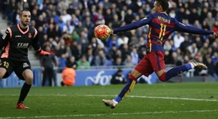 Barcelona empata 0-0 ante Espanyol y compromete su liderato