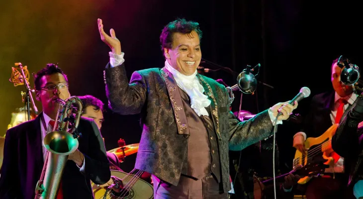 Familia de Juan Gabriel quiere tiempo para vivir su dolor en la intimidad