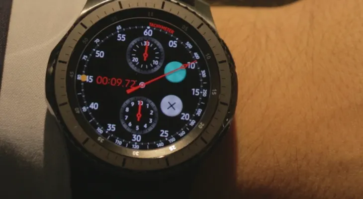 Pantalla más grande, resistente al agua y con más funciones: así es el reloj inteligente Gear S3 de Samsung