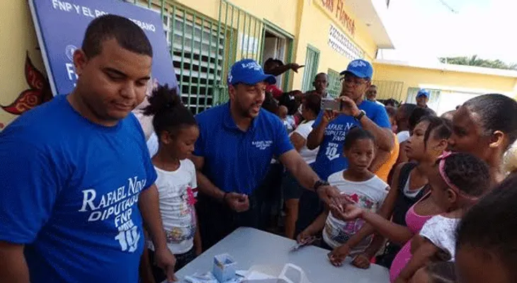 Candidato a diputado realiza operativo médico en San Cristóbal