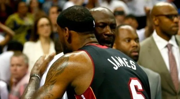 Michael Jordan cree vencer a LeBron James en duelo individual