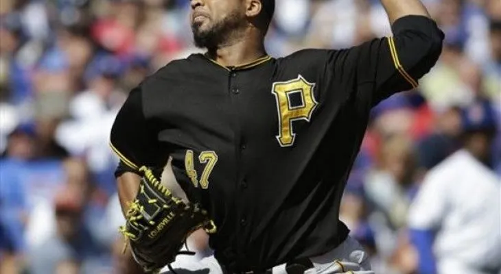 Francisco Liriano domina, Piratas blanquean a Cachorros