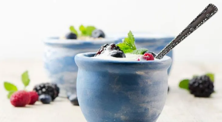 Consuma yogur, almendras y té verde para combatir la obesidad 