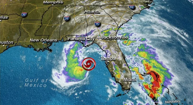 La tormenta Alberto sigue avanzando hacia el norte por el Golfo de México