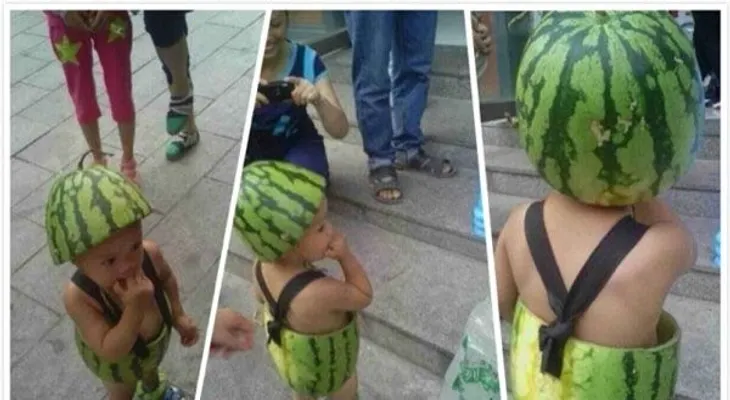 Niños usan trajes hechos de sandía para refrescarse