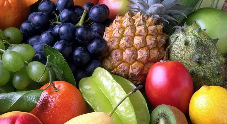 Uvas, Arándanos, Paltas y Piña: Cuatro frutas que ayudan a prevenir el cáncer