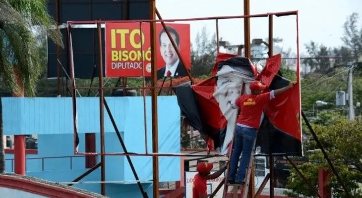 Ito Bisonó llama aprobar Ley de Partidos y retira propaganda política