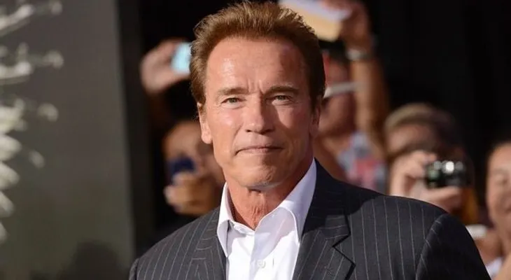 Arnold Schwarzenegger sufre un tremendo susto, por aterrizaje de avión donde viajaba