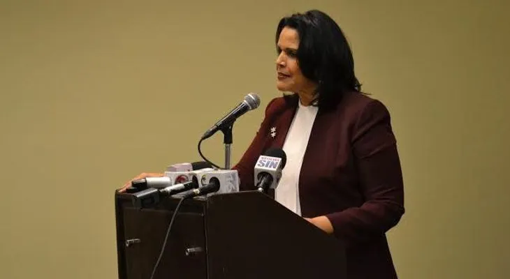 Minou Tavárez afirma en RD sólo ha habido "coqueteos" con la democracia