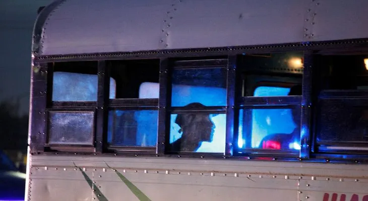 Nadie delata al misterioso "ángel exterminador" del autobús que ejecutó a cuatro atracadores