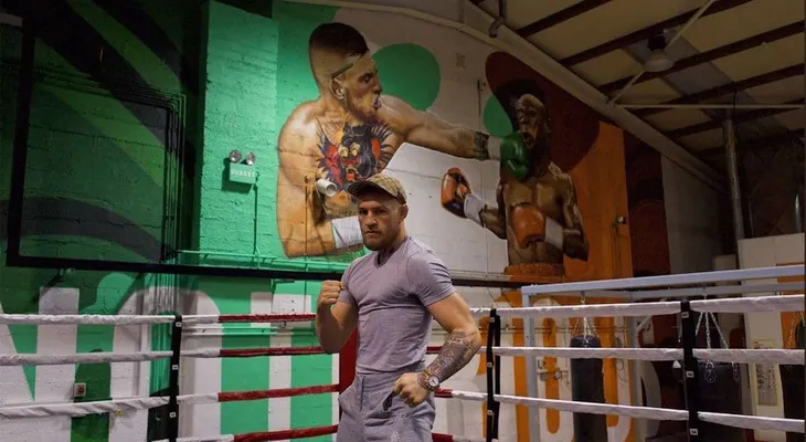 El provocador mural de Conor McGregor sobre la pelea ante Floyd Mayweather