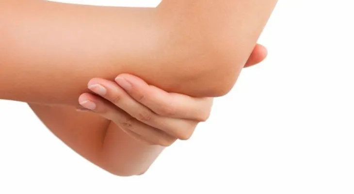 ¡No dejes de probarla! Aclara los codos y rodillas con esta crema casera 