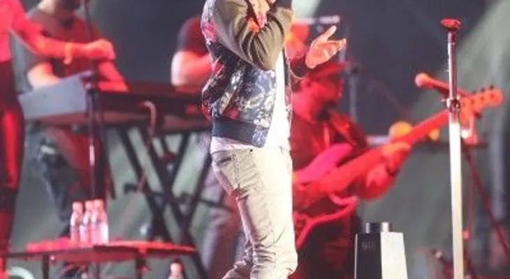 Prince Royce llena de romanticismo y bachata pop al Estadio Olímpico