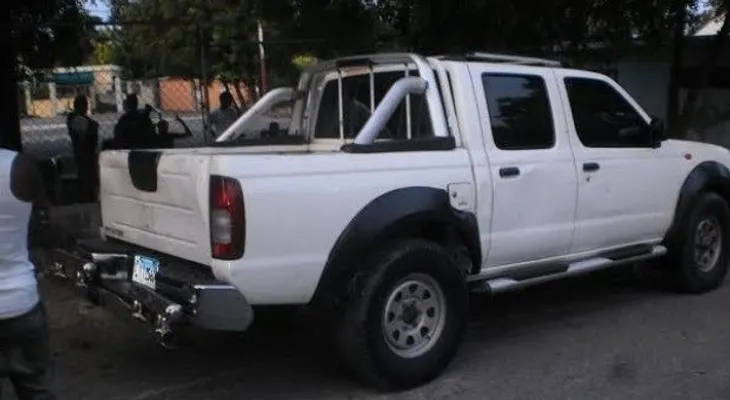 Agentes DNCD amenazan con golpear y romper cámara a periodista de elCaribe