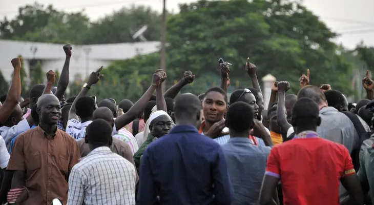 Guardias presidenciales detienen al presidente en Burkina Faso