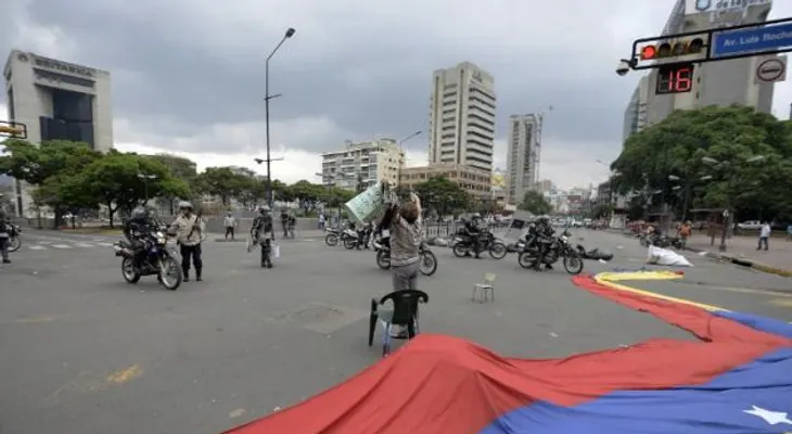 Oposición venezolana suspende diálogo con el Gobierno