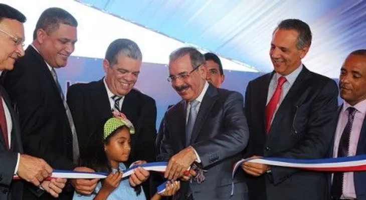 Pimentel Kareh anuncia pago a los contratistas por escuelas construidas