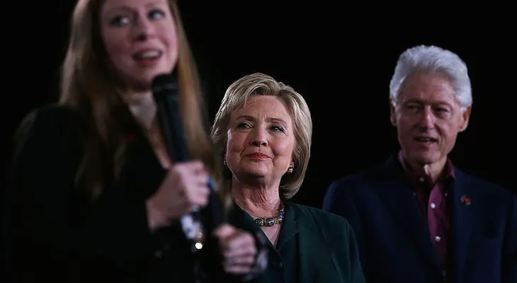 ¡Fue niño!... Nació el segundo nieto de Bill y Hillary Clinton