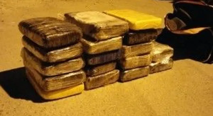 Apresan dos con 17 paquetes de droga en Nagua