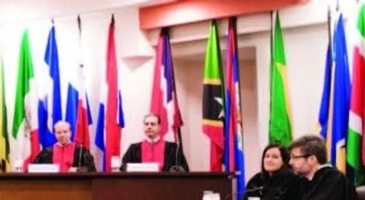 Fuera la Corte de Derechos Humanos
