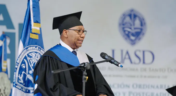 UASD gradúa 2,558 profesionales en honor a Mella y la Independencia