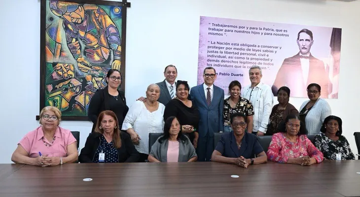 Gobierno anuncia aumento salarial 30 % trabajadoras del hogar