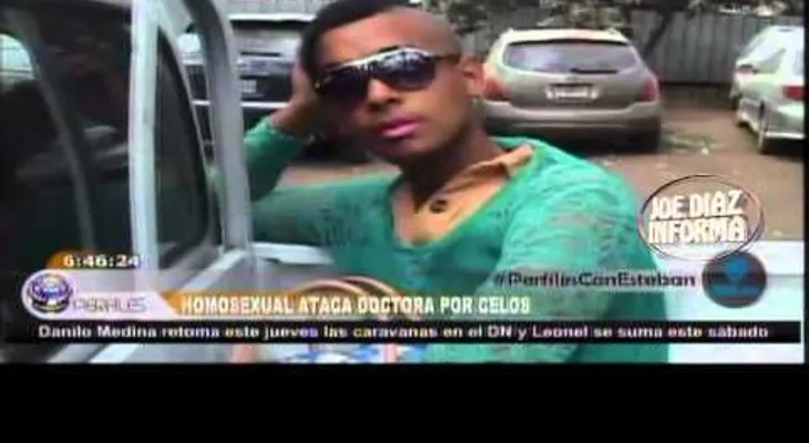 Homosexual le cae a golpe a doctora, porque le quería quitar el novio (VIDEO)