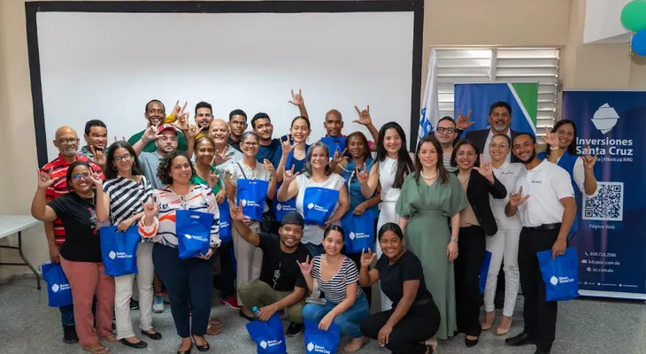 Banco Santa Cruz impulsa educación financiera inclusiva