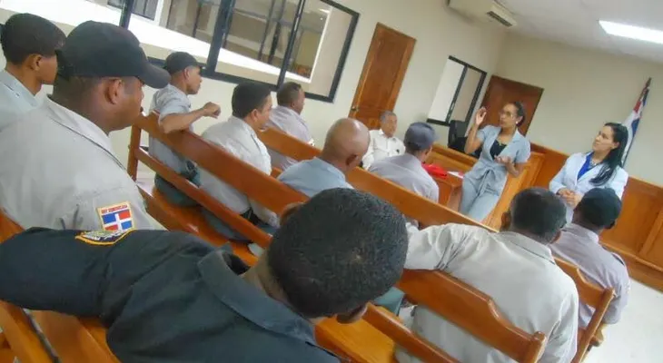 Fiscalia de Hato Mayor imparte taller a policías sobre Código Penal