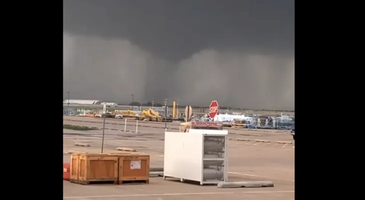 Tornado golpea Oklahoma: hay varios heridos