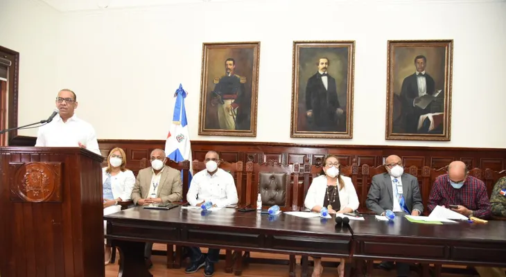 MOPC apoya con equipos y personal al operativo de vacunación en Santiago