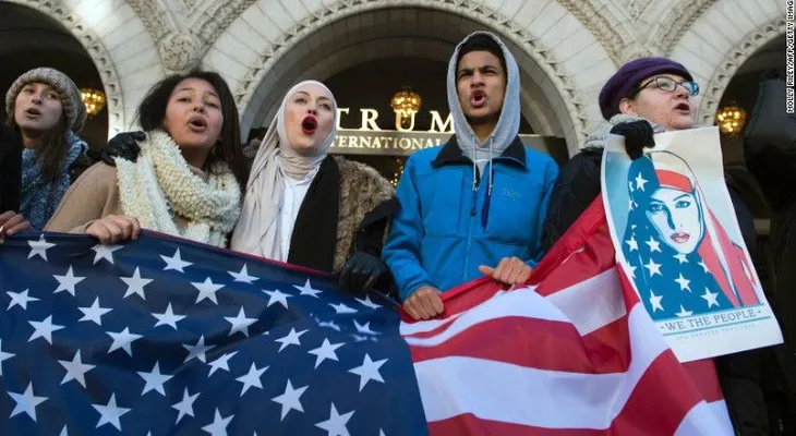Guía para entender los tropiezos legales del decreto inmigratorio de Trump