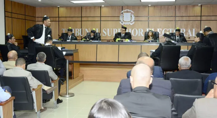 TSE rechaza a unanimidad acción de amparo interpuesta en contra del PRD