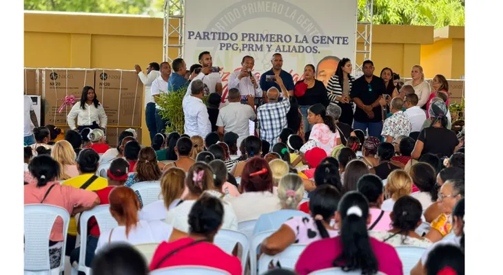Antonio Marte homenajea a madres de Sabaneta