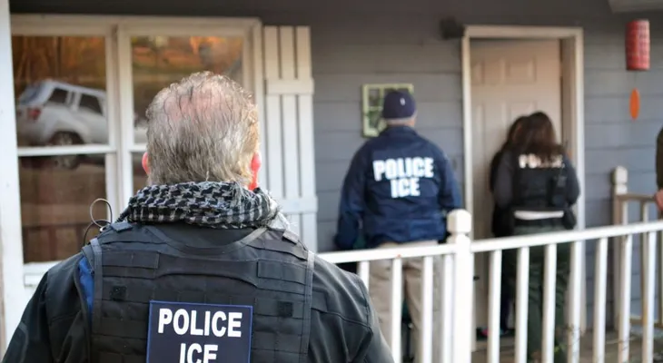 Falsos agentes de inmigración piden dinero a inmigrantes a cambio de no deportarlos