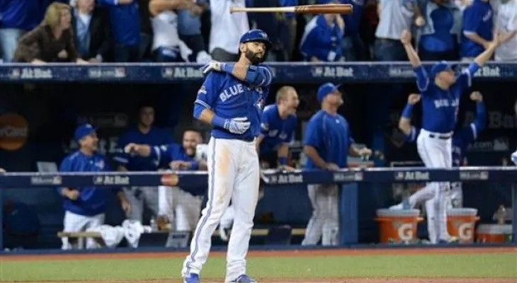 Azulejos vencen 6-3 a Texas en un loco quinto juego y avanzan a Serie de Campeonato AL