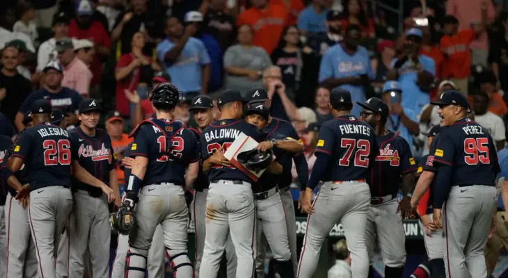 Bravos superan a Filis en el tercer juego y avanzan a enfrentar a los Dodgers