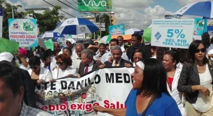 Médicos anuncian paro por 72 horas en todos los hospitales
