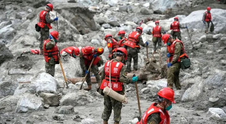 Terremoto en la frontera chino-nepalí: el puerto de Gyirong desaparece bajo un paisaje de rocas y lodo