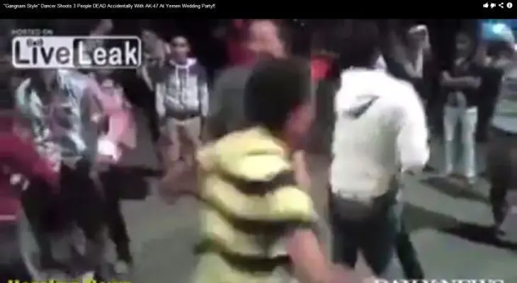 Video: mientras bailaban Gangnam Style en boda, se dispara accidentalmente con AK47