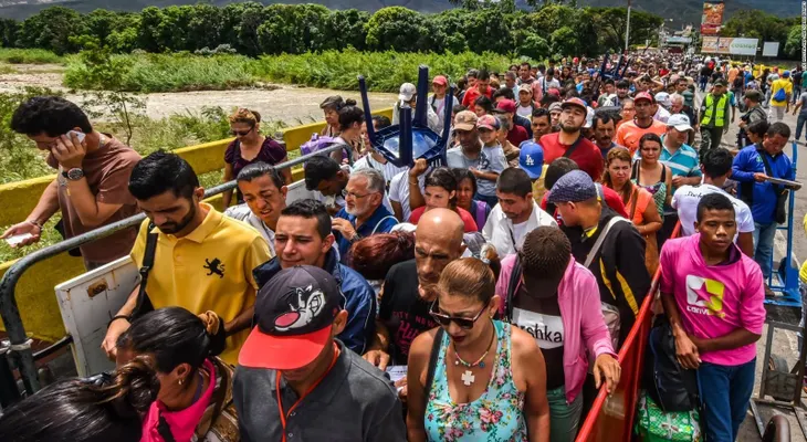 Más de un millón de inmigrantes venezolanos han cruzado hacia Colombia, dice el Programa Mundial de Alimentos de la ONU