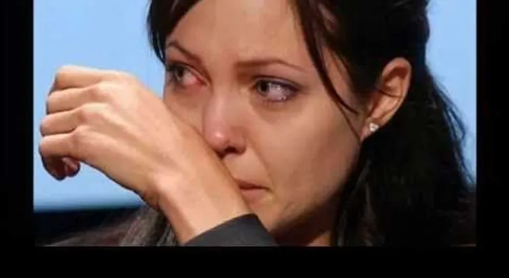 Angelina Jolie ora por un milagro y Dios le responde (VIDEO)