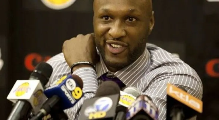 Ex NBA Lamar Odom está mejorando; ya dice una tía