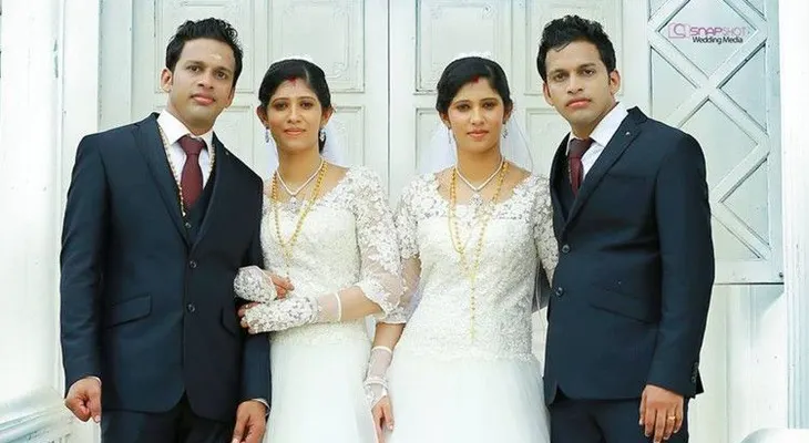 Dos sacerdotes gemelos casan a dos parejas de hermanos gemelos
